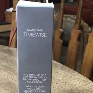 Mary Kay 3D day cream